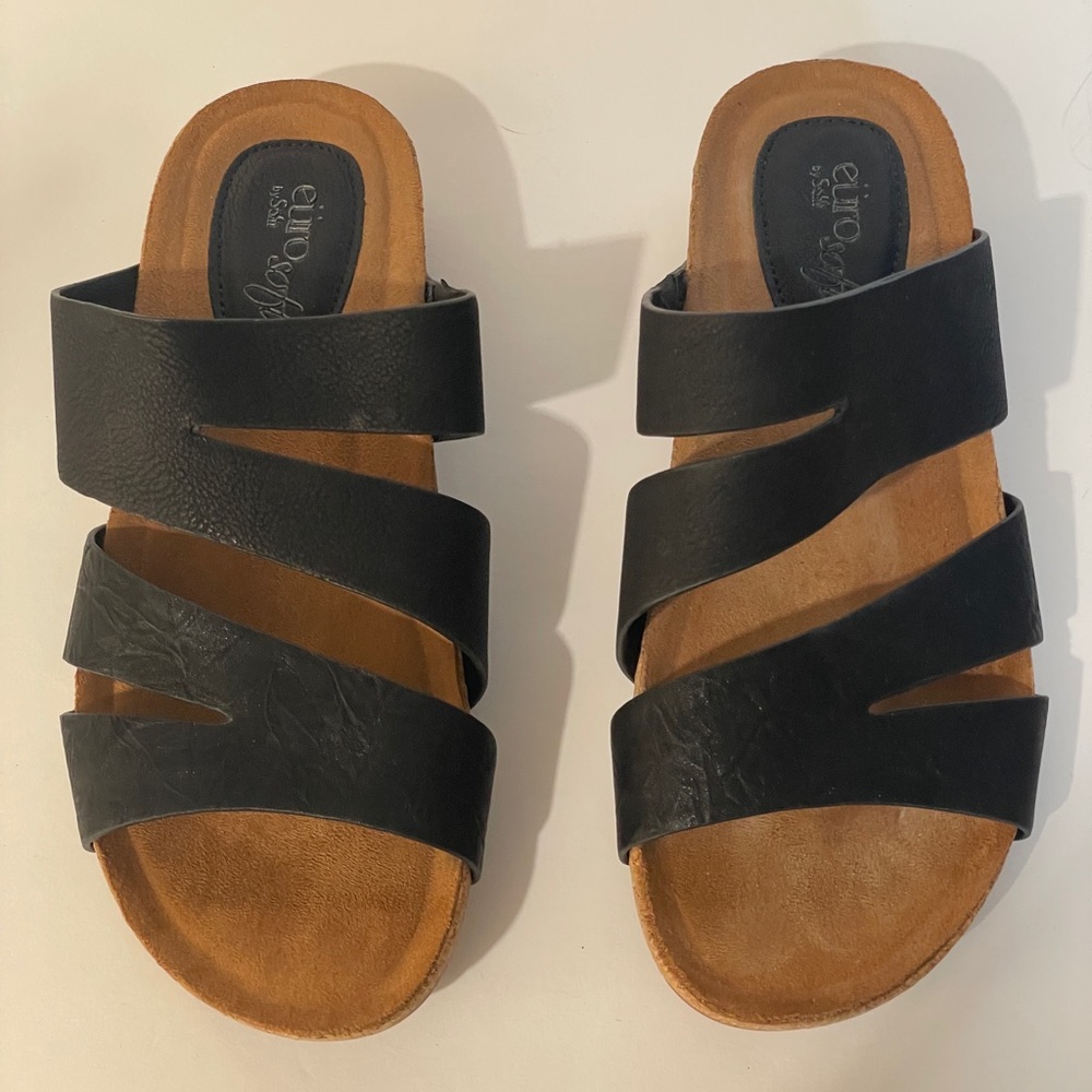Grace Euro Soft Black and Tan Women's Sandals. 
Size 7.5